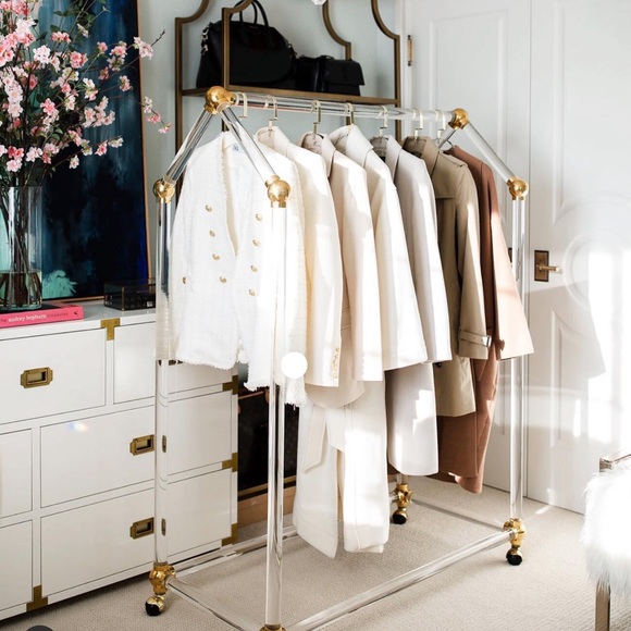 Meet your Posher, Betti Blanco ❤️ - Picture 3 of 7